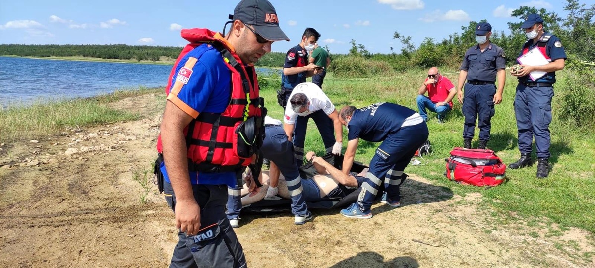Balık tutarken suya düştü, ağa takıldı boğuldu