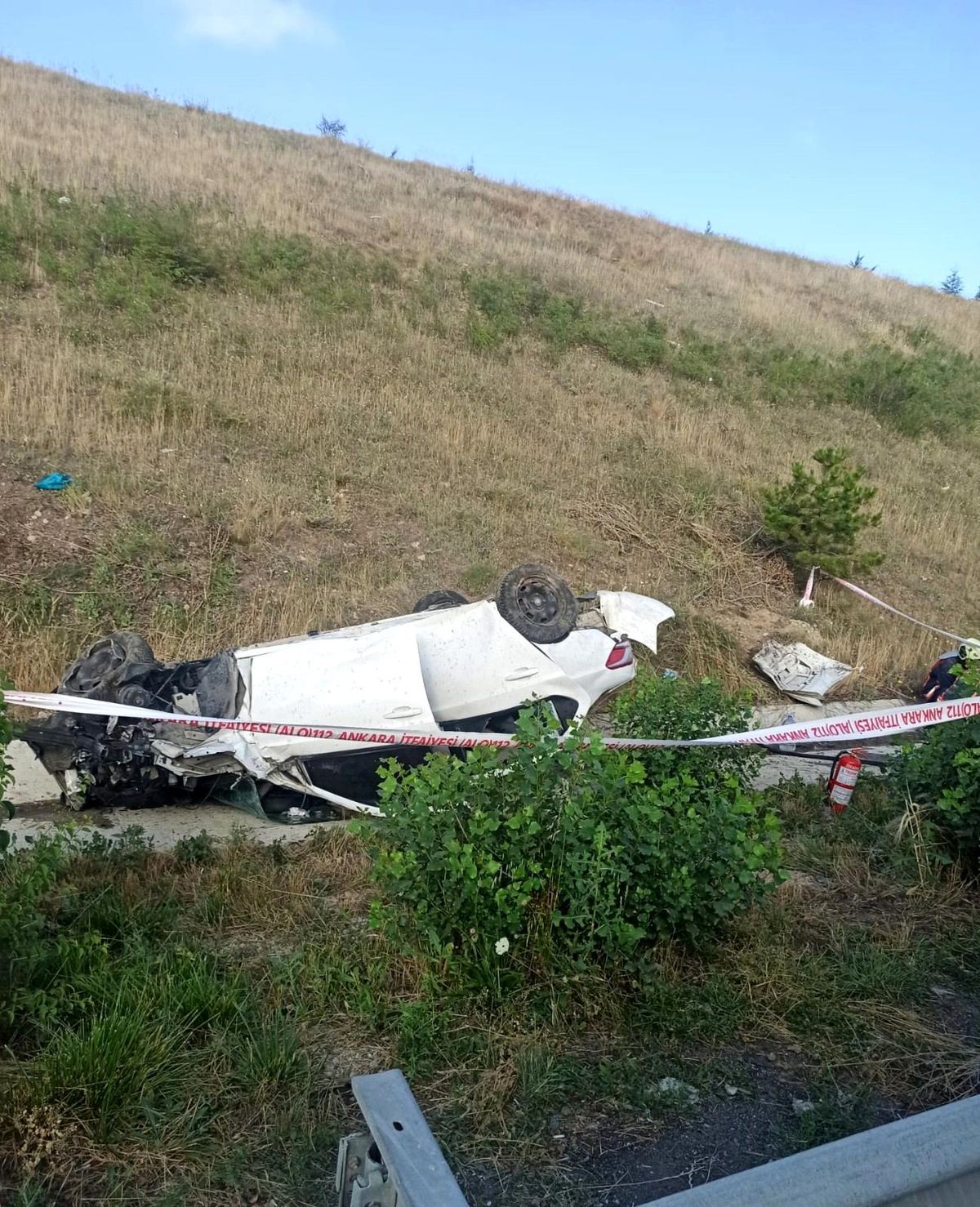 Başkent\'te otomobil takla attı: 1 ölü, 4 yaralı