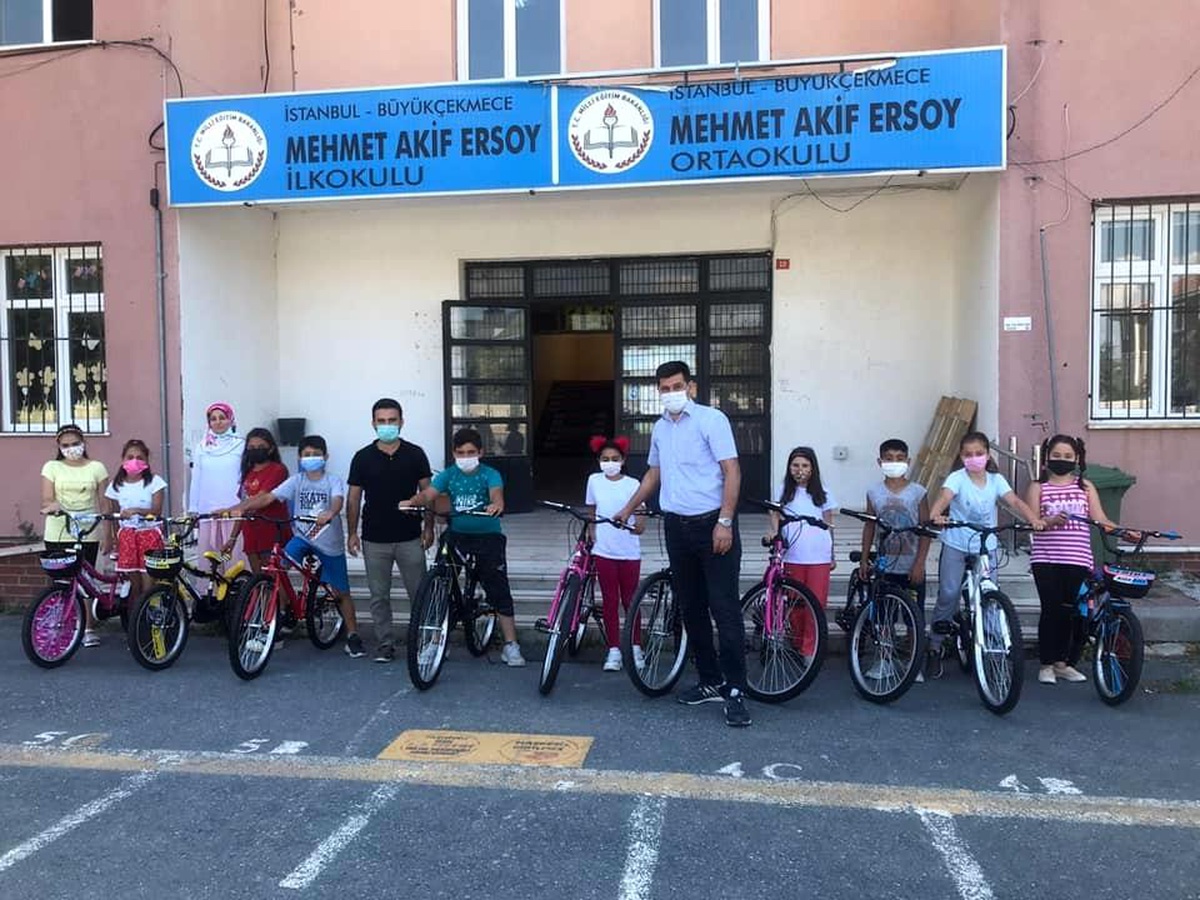 Büyükçekmeceli öğrencilerin bisiklet sevinci