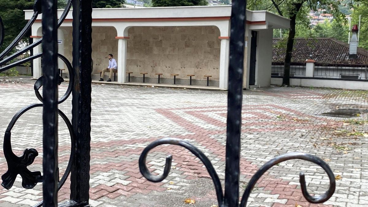 Cami bahçesindeki hırsızlık bu kadarına da pes dedirtti