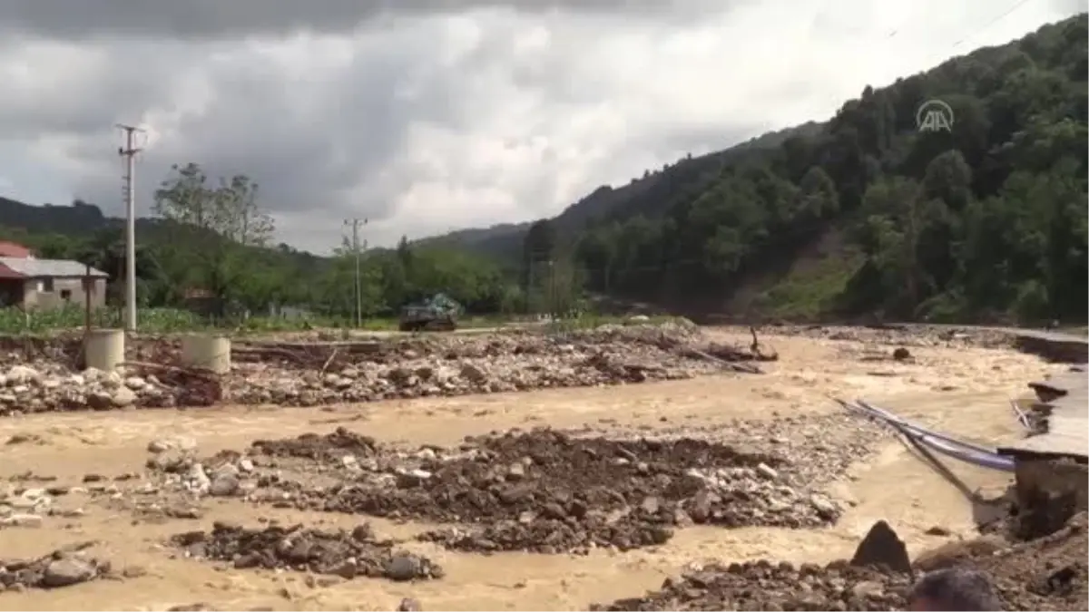 Derenin taşması sonucu mahsur kalan 47 kişinin kurtarılması (Halatla kurtarma)