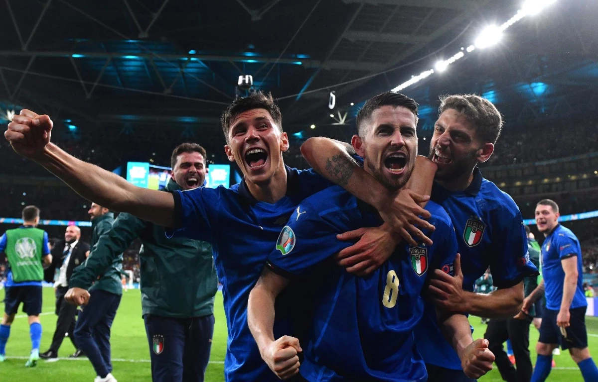 EURO 2020\'de İtalya finalde