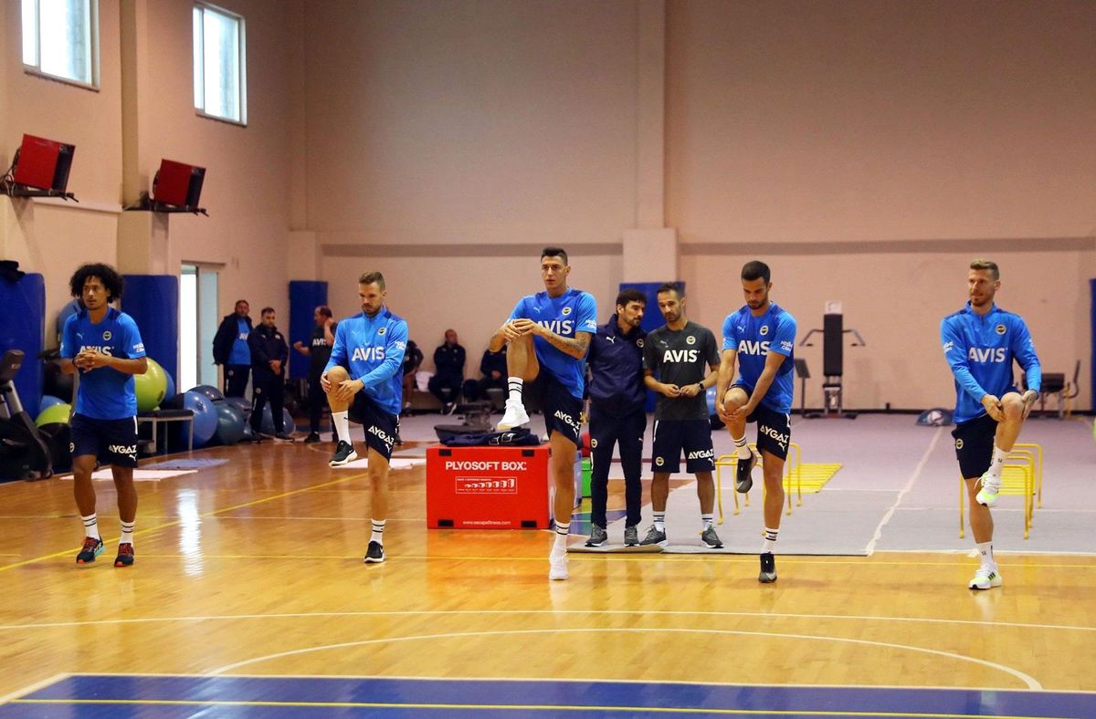 Fenerbahçe salonda çalıştı