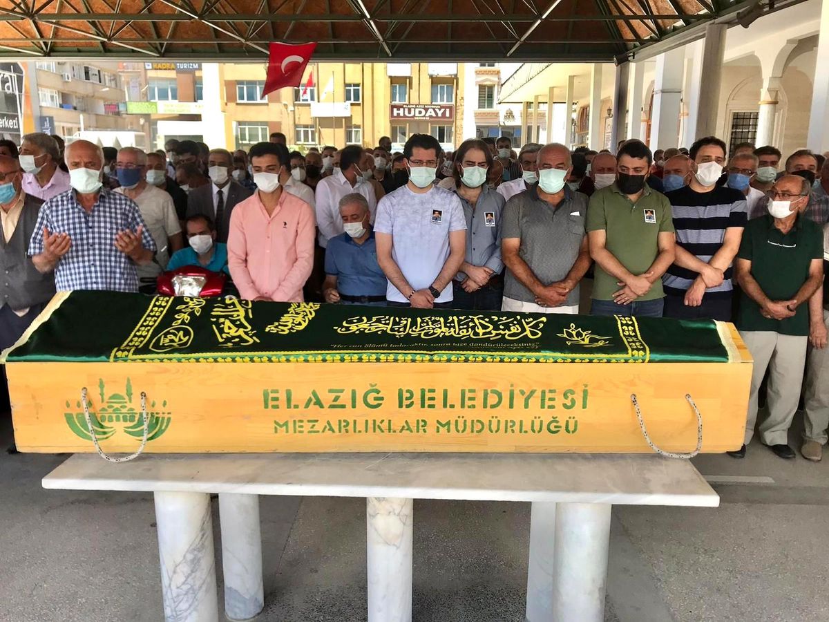 Kalbine yenik düşen doktor son yolculuğuna uğurlandı