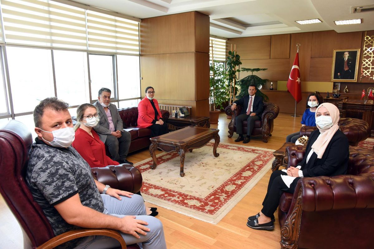 Kastamonu Üniversitesi laboratuvarına balla ilgili akreditasyon belgesi verildi