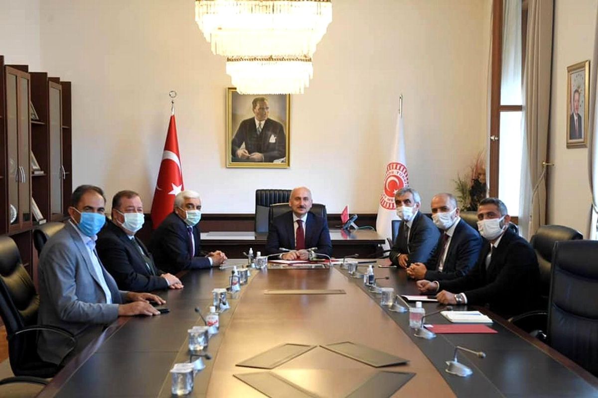 Kilis Heyeti Bakan Karaismailoğlu ile bir araya geldi