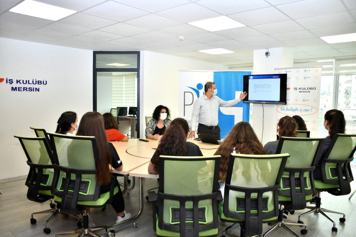 Mersin İŞKUR\'dan meslek seçimi semineri