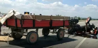 Otomobil buğday yüklü traktörle çarpıştı: 6 yaralı