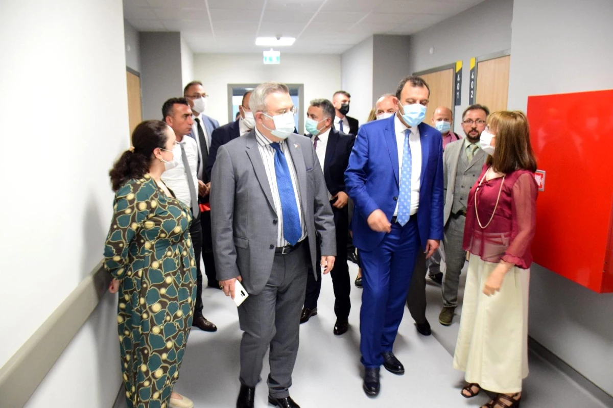 Son dakika... Sağlık Bakanlığı heyeti, Arnavutluk\'taki Türkiye-Arnavutluk Dostluk Hastanesi\'ni ziyaret etti