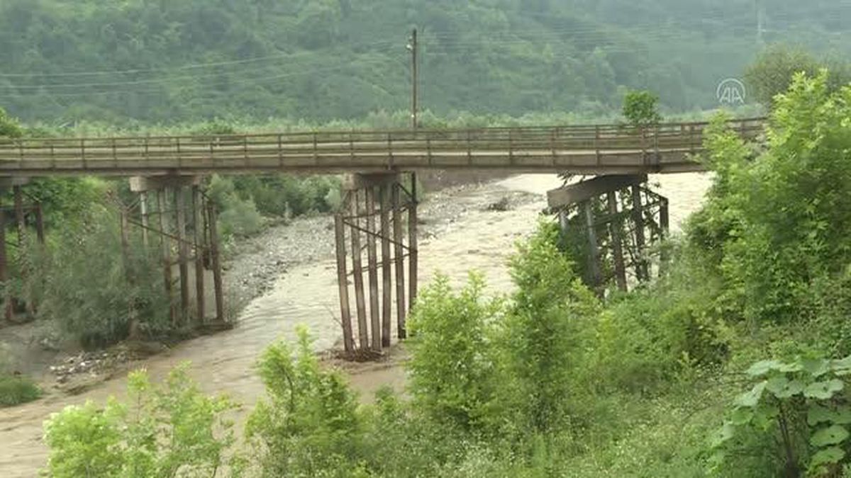 Drone - Selde zarar gören Beldibi Köprüsü ulaşıma kapatıldı