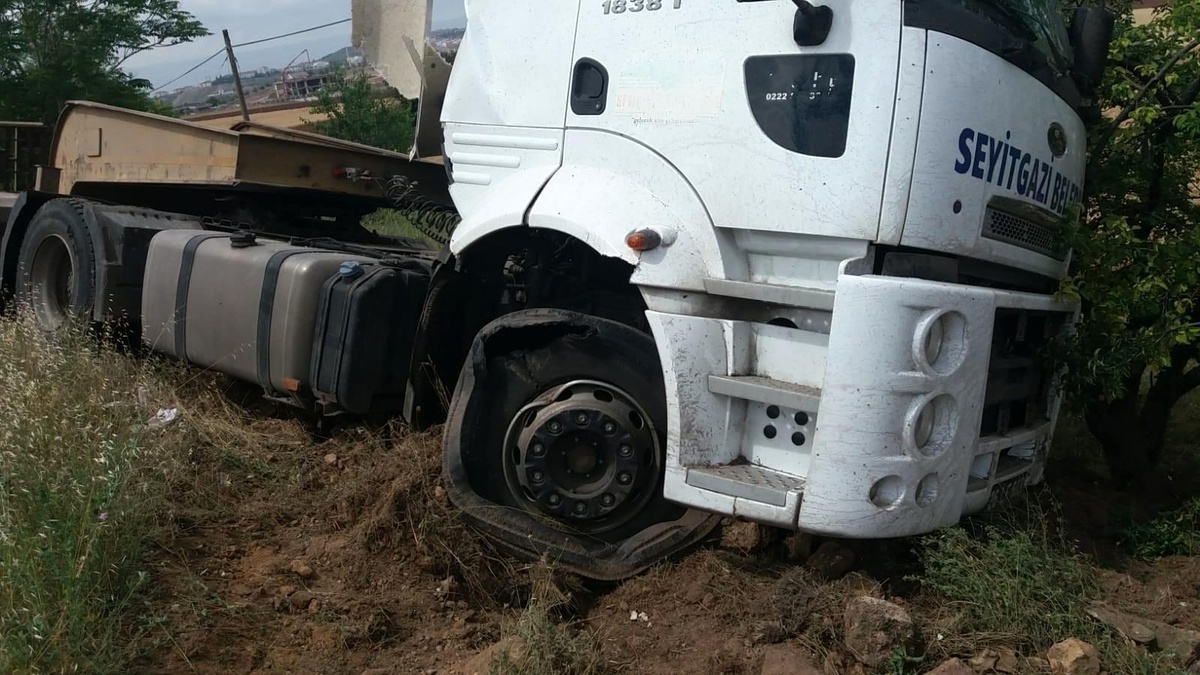 Son dakika haber | Seyitgazi yolunda trafik kazası, 1 yaralı