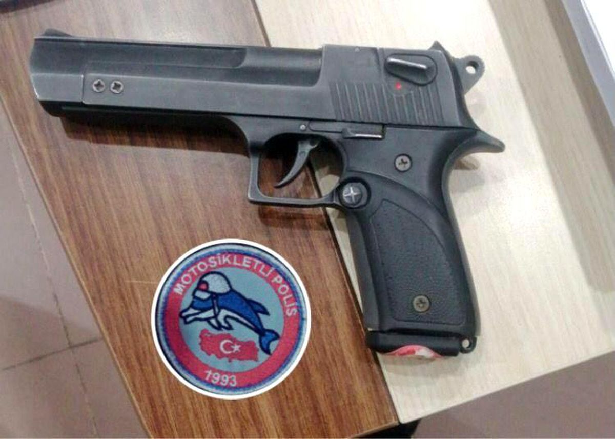 22 suç kaydı bulunan şahıs üzerinde kurusıkı tabanca ile yakalandı