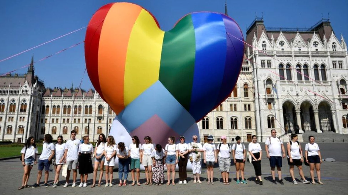 Avrupa Parlamentosu, LGBT haklarını kısıtlayan Macaristan\'a karşı eylem çağrısında bulundu