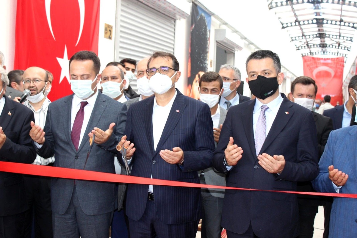 Bakanlar Dönmez ve Pakdemirli karpuz sezonunu açtılar