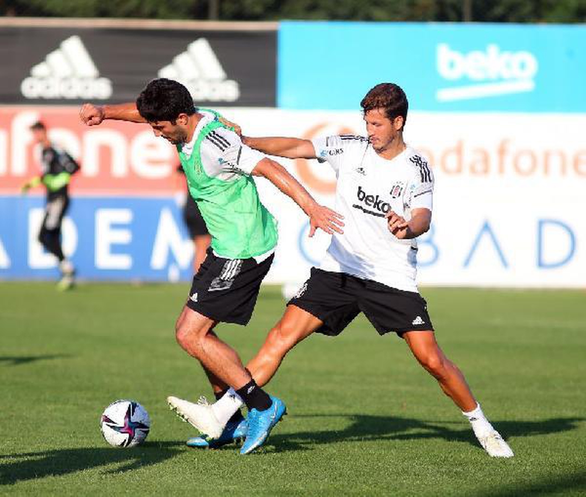 Beşiktaş\'ta yeni sezon hazırlıkları sürüyor