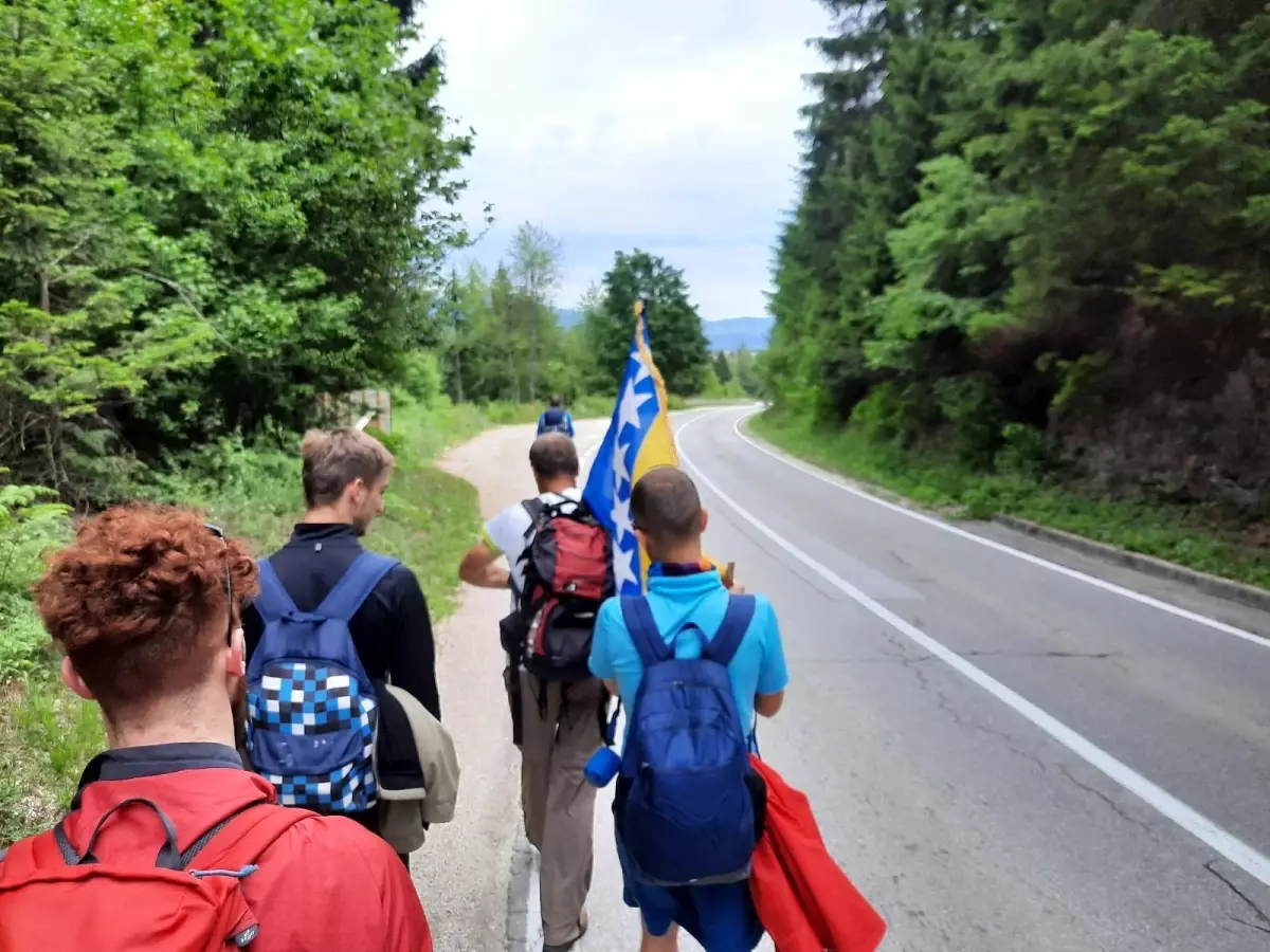 Bosna Hersek\'te "Barış Yürüyüşü" başladı