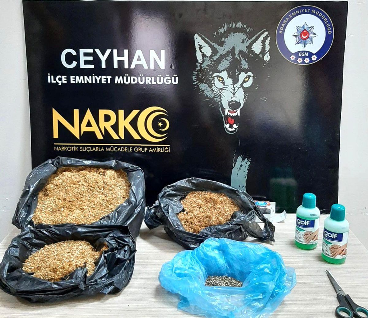 Ceyhan\'da uyuşturucu satıcılarına operasyon: 4 gözaltı