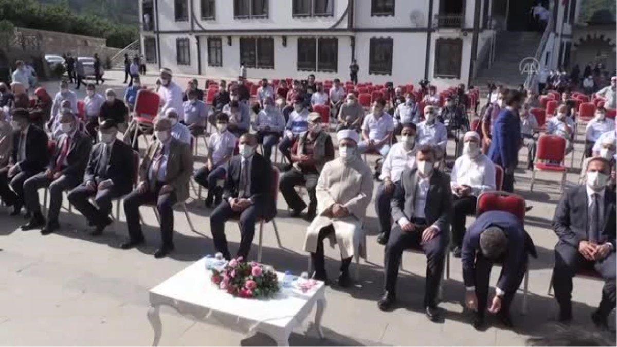 Diyanet İşleri Başkanı Erbaş,İslamdağ Külliye Camii\'nin açılış törenine katıldı (2)