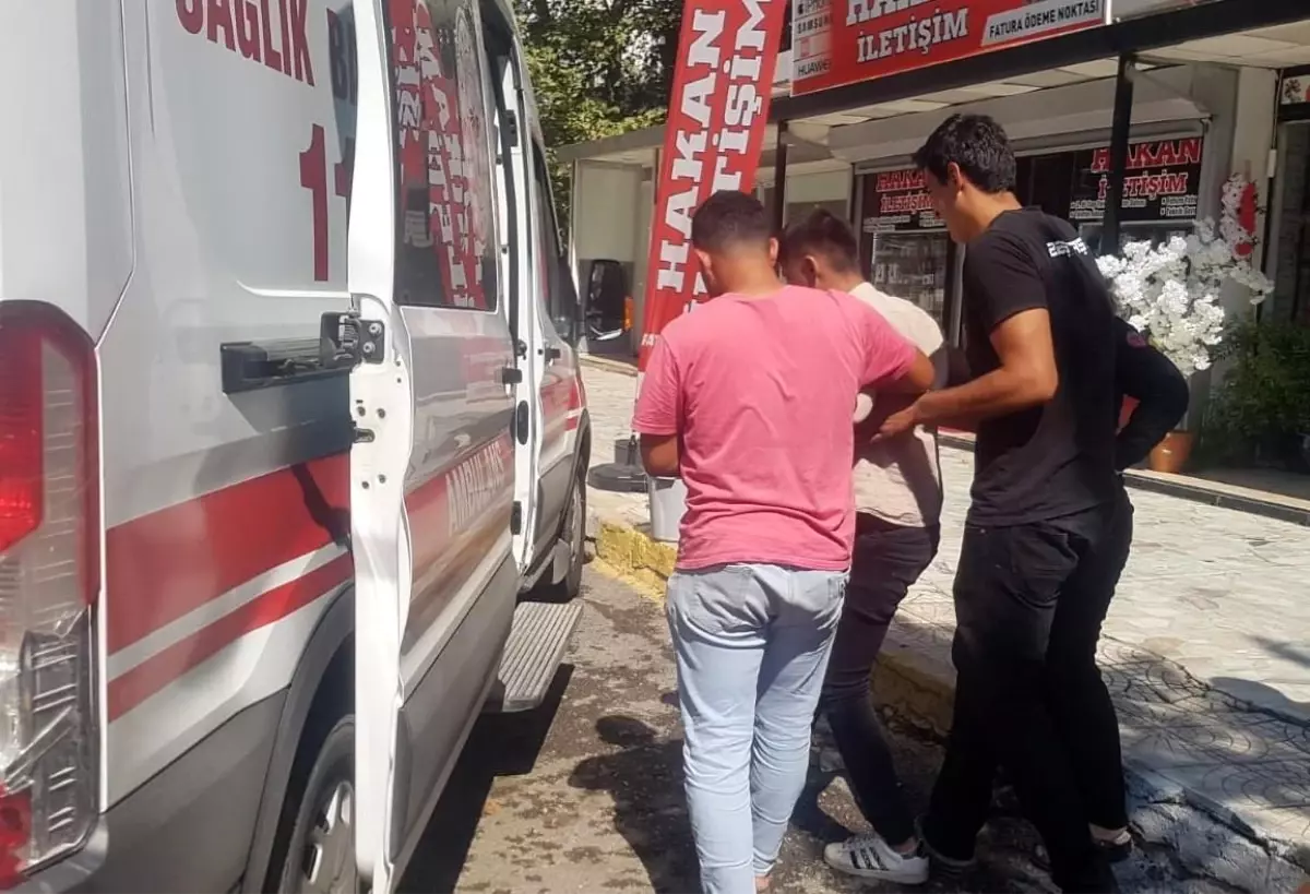 Elektrikli bisiklet kavunların olduğu arabaya çarptı: 1 yaralı