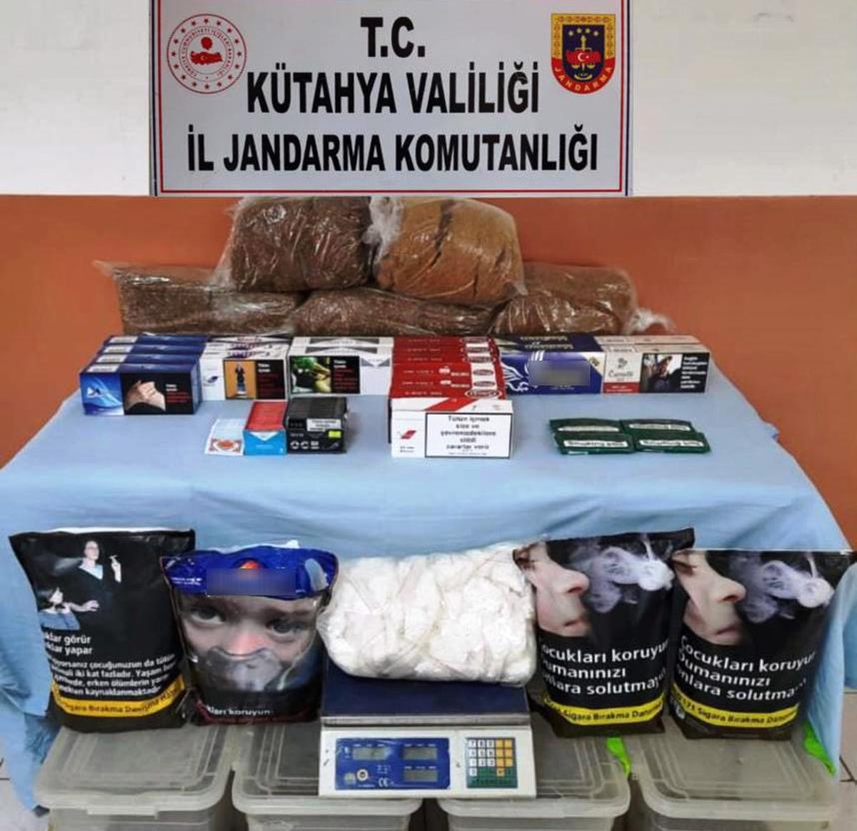 Kütahya\'da bandrolsüz ürün operasyonu