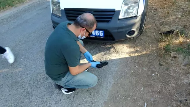 Otomobilin camından kurşun yağdırdı, işyerindekiler kaçacak yer aradı