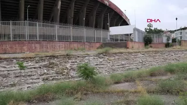 TARİHİ CEBECİ İNÖNÜ STADI'NDA YIKIMA BAŞLANDI