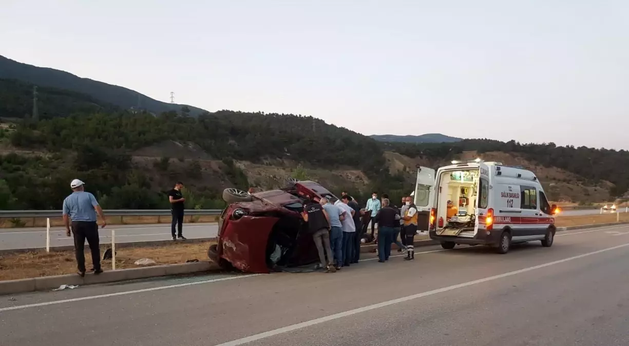 Tokat\'ta hafif ticari araç devrildi: 2 ölü, 2 yaralı