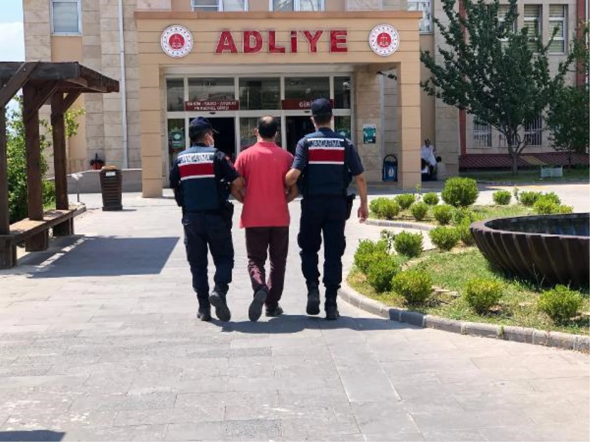 Son dakika gündem: 6 yıl hapisle aranan FETÖ şüphelisi eski polis yakalandı