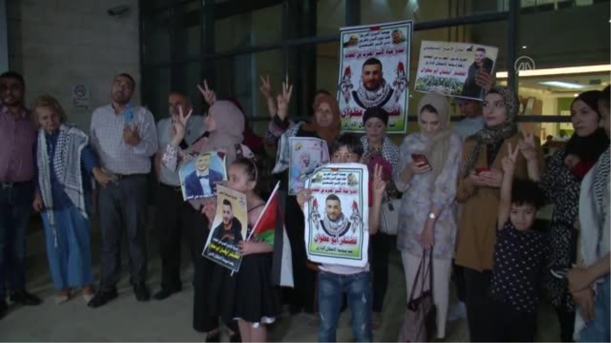 Açlık grevinin ardından serbest bırakılan Filistinli Ebu Atvan, Ramallah\'ta tedavi altına alındı