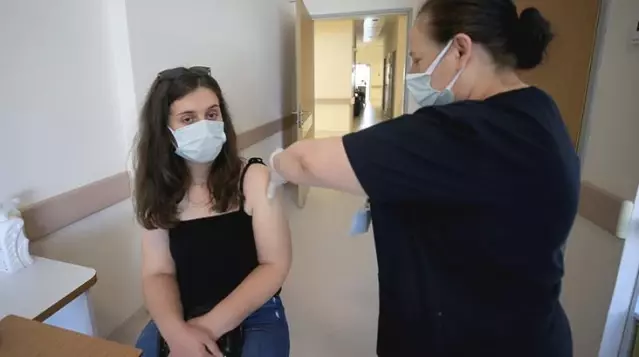 BioNTech, üçüncü doz korona aşısı izni için FDA'ya başvuracak