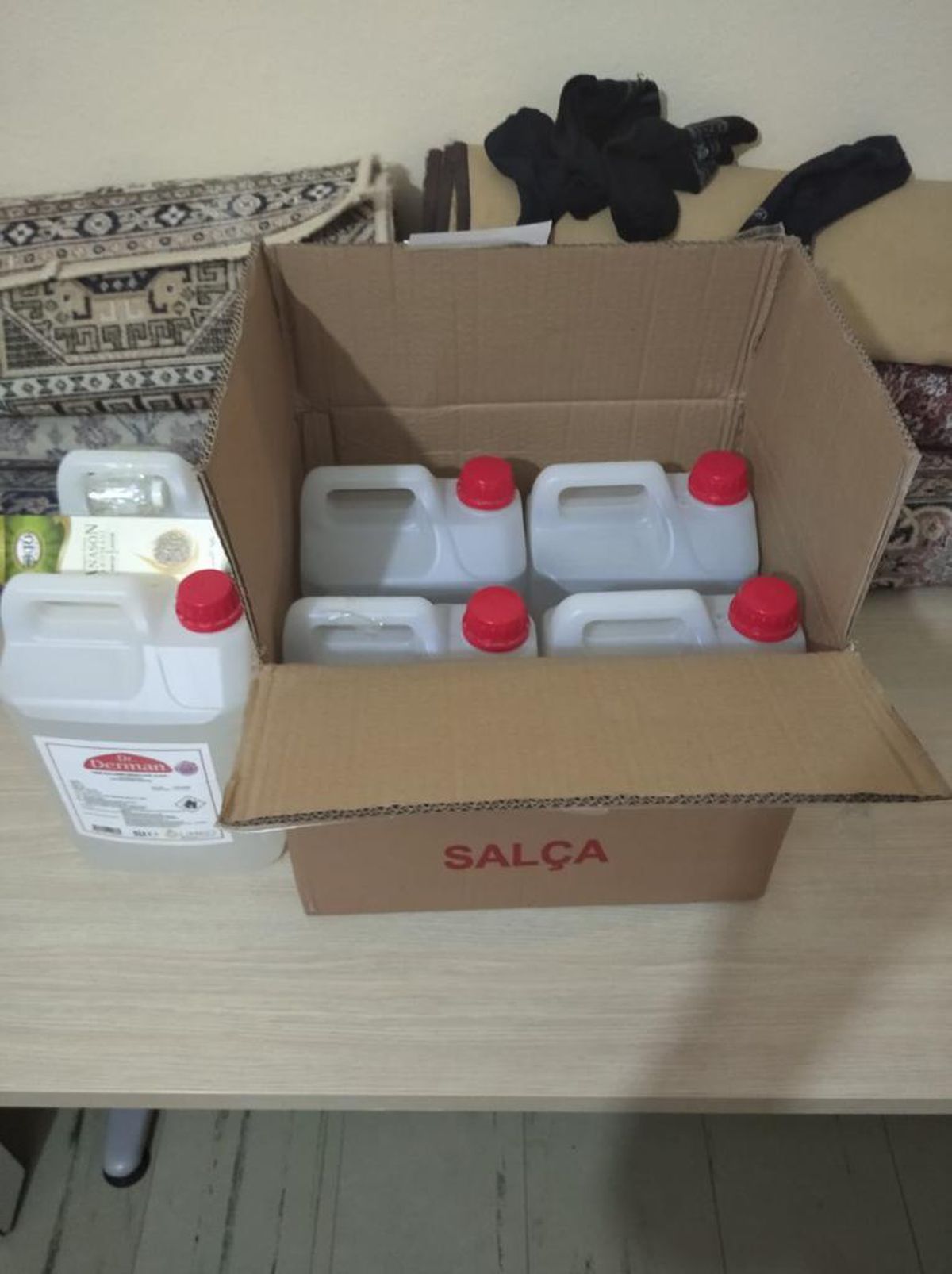 Çubuk\'ta sahte içki operasyonunda 2 şüpheli yakalandı