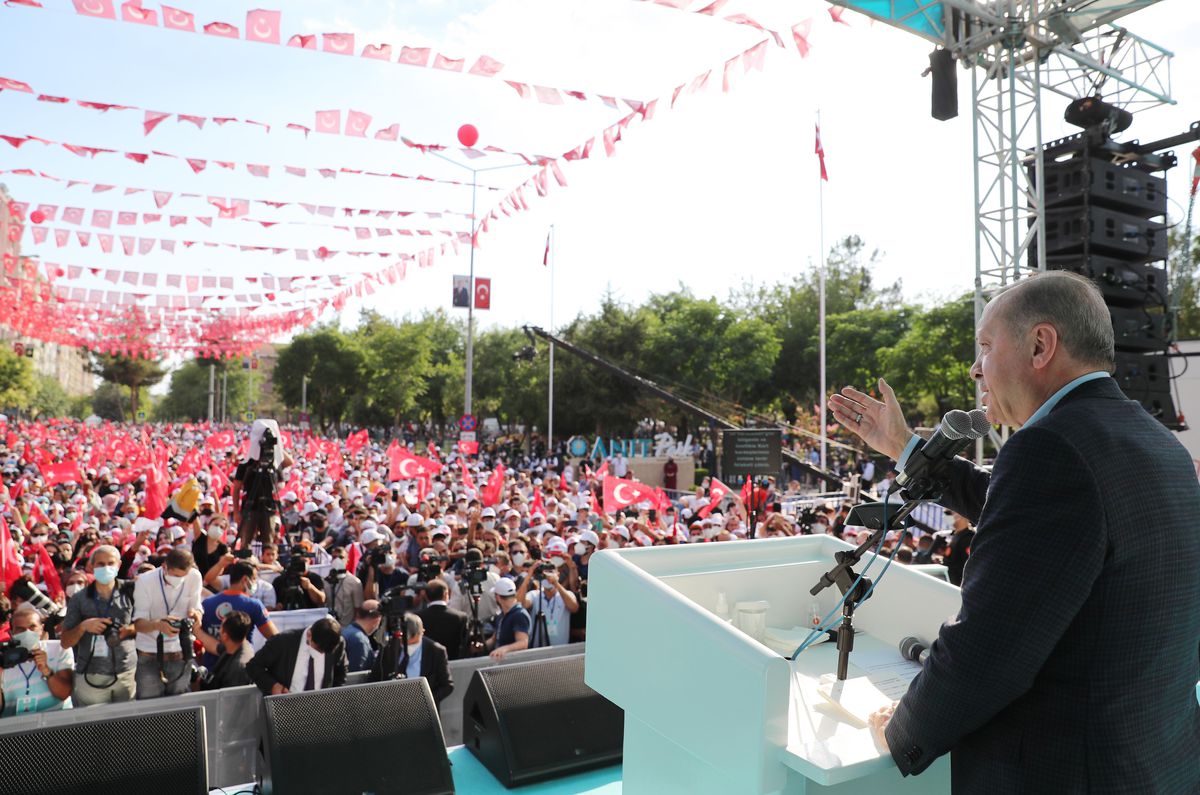 Cumhurbaşkanı Erdoğan: "13-14 yaşındaki Kürt kızlarımızı dağa kaçıranlar bunlar değil mi? Bunlar hangi edepten, namustan bahsediyorlar?