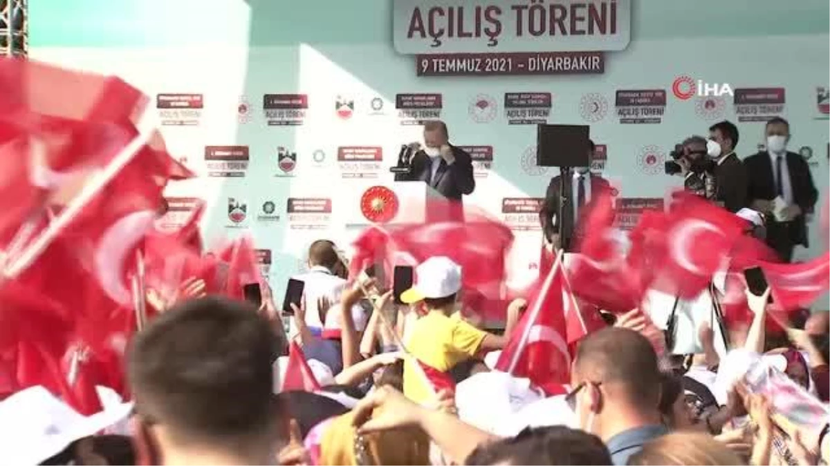 Cumhurbaşkanı Recep Tayyip Erdoğan: "Asıl KCK\'sıyla, PKK\'sıyla, PYD\'siyle, HDP\'siyle hep birlikte Kürt kardeşlerimin kanını sömüren, duygularını...