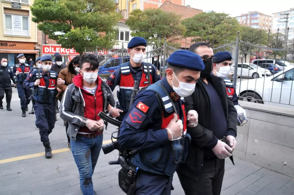 İzinsiz kazı sırasında çıkan kavgada bir kişinin ölümüne neden olan sanıkların yargılanmasına başlandı