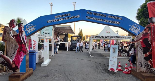 Denizi olmayan Şanlıurfa'da plaj voleybolu heyecanı Denizi olmayan Şanlıurfa'da plaj voleybolu heyecanı