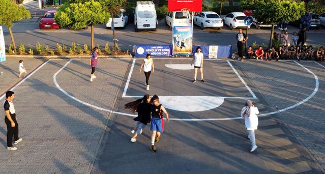 Denizi olmayan Şanlıurfa'da plaj voleybolu heyecanı Denizi olmayan Şanlıurfa'da plaj voleybolu heyecanı