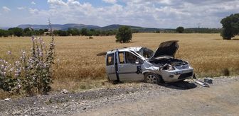 Denizli'de devrilen hafif ticari araçtaki 5 kişi yaralandı