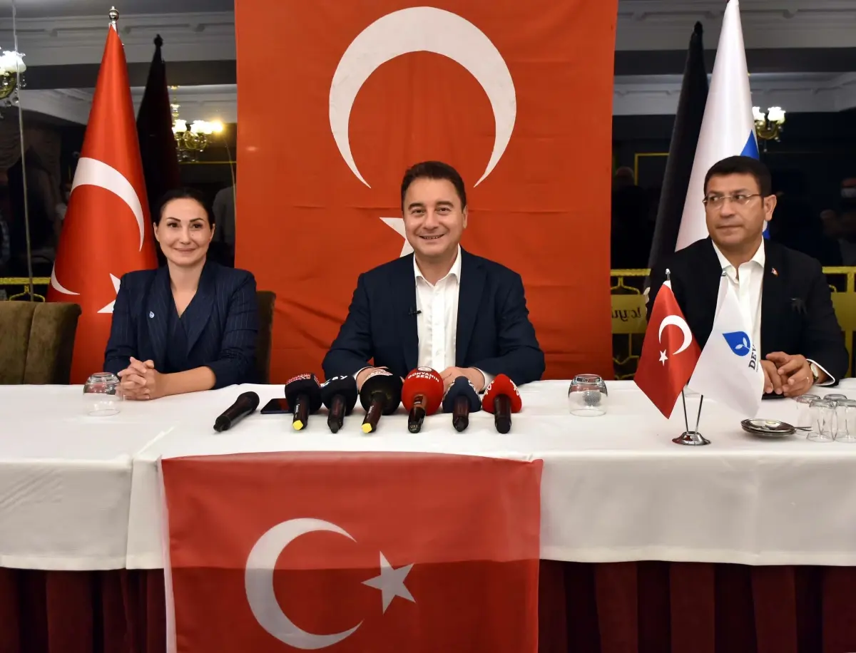 DEVA Partisi Genel Başkanı Babacan, Samsun\'da "Basınla buluşma" programında konuştu