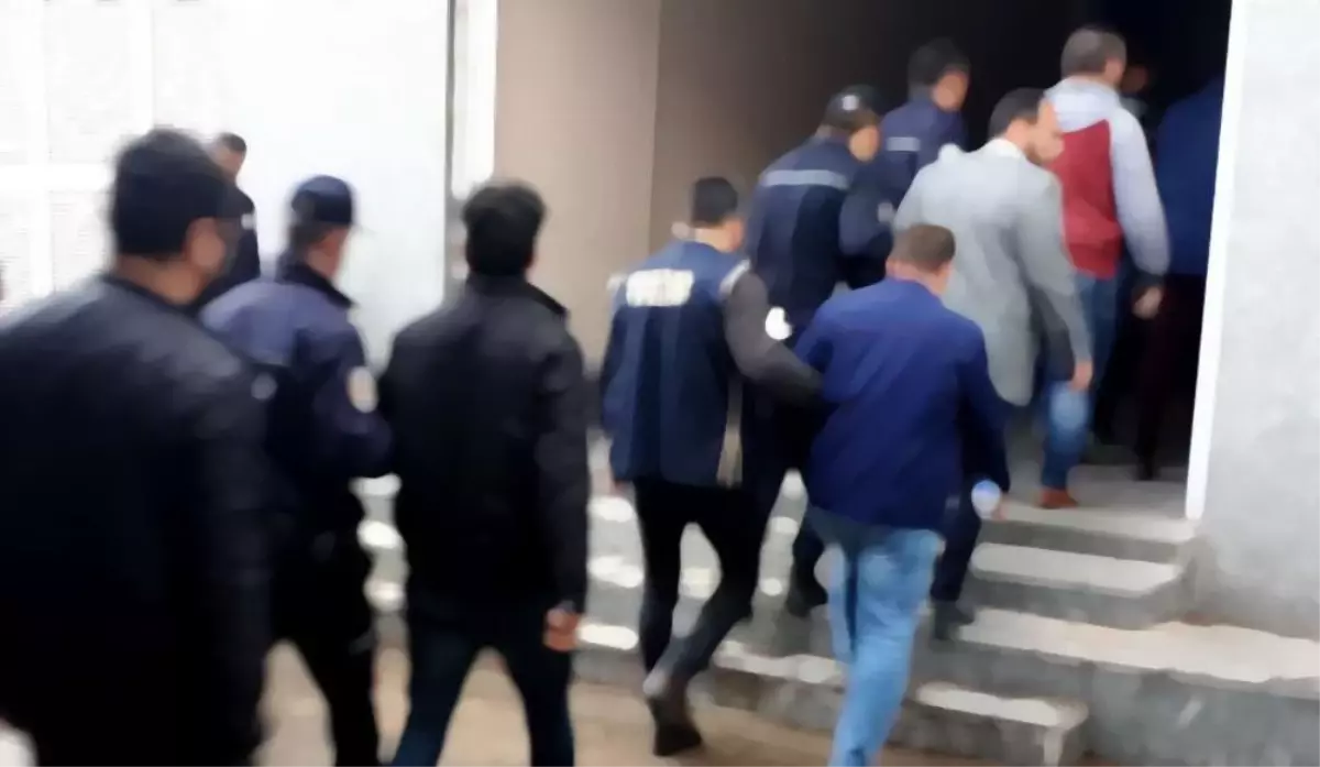 FETÖ şüphelisi 13 kişi hakkında gözaltı kararı