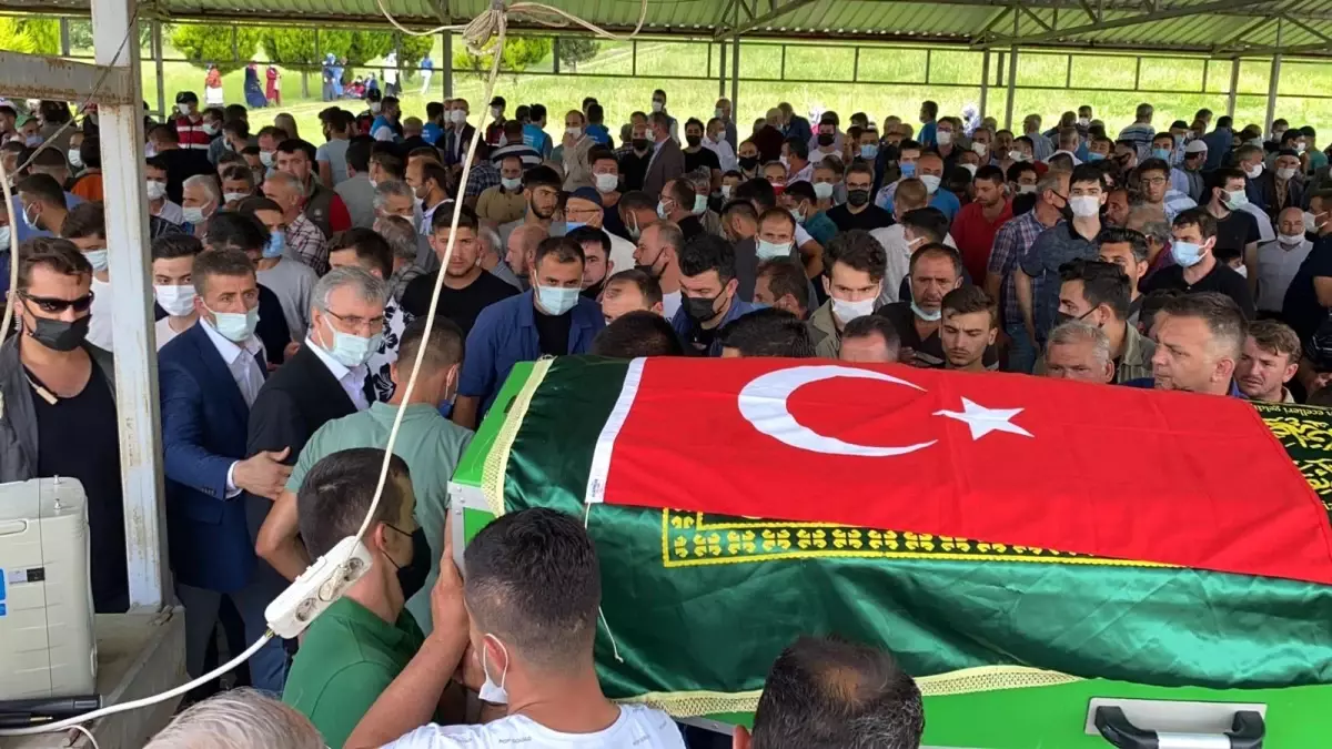 Helallik isteyerek girdiği nehirde kaybolan genç, son yolculuğuna uğurlandı