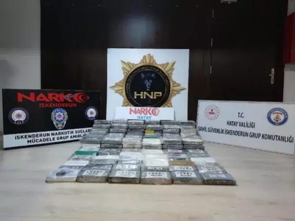 İSKENDERUN KÖRFEZİ'NDE GEMİDE 176 KİLO KOKAİN ELE GEÇİRİLDİ İSKENDERUN KÖRFEZİ'NDE GEMİDE 176 KİLO KOKAİN ELE GEÇİRİLDİ