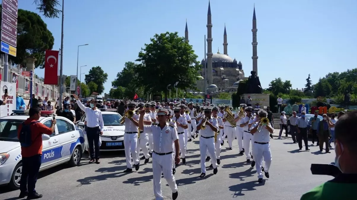 Kırkpınar Ağası Seyfettin Selim kent girişinde davul zurnayla karşılandı