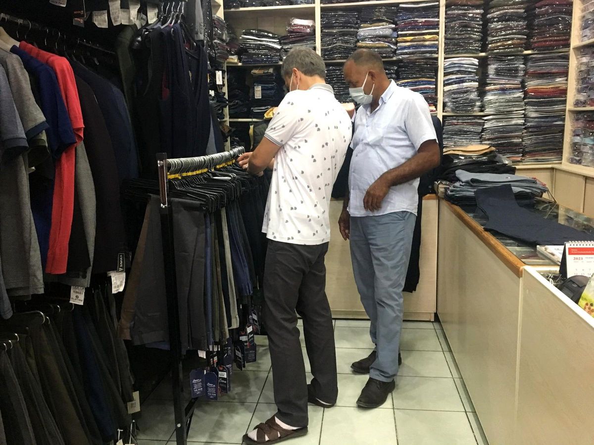 Kıyafet satan işletmelerde bayram yoğunluğu