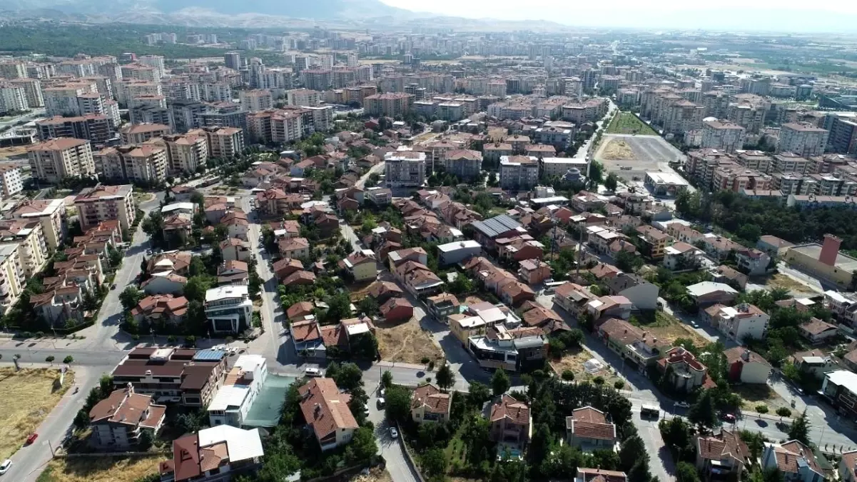 Malatya\'da emlakçılar kayısı sezonu sonrası umutlu