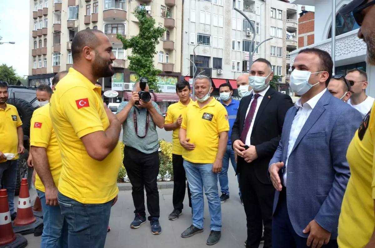 Off-Roadcıları belediye önünden Başkan Kibar uğurladı