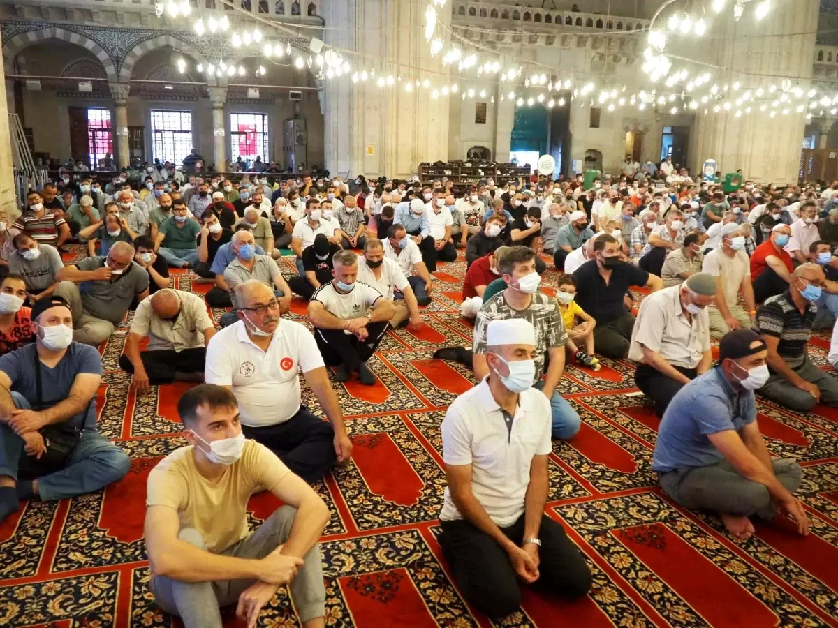 Selimiye Camii\'nde bir yıl aradan sonra Kırkpınar kalabalığı