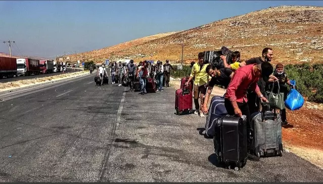 Suriyelilerin bayram yolculuğu sürüyor Suriyelilerin bayram yolculuğu sürüyor