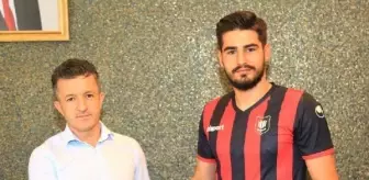 Uşakspor'da çifte imza