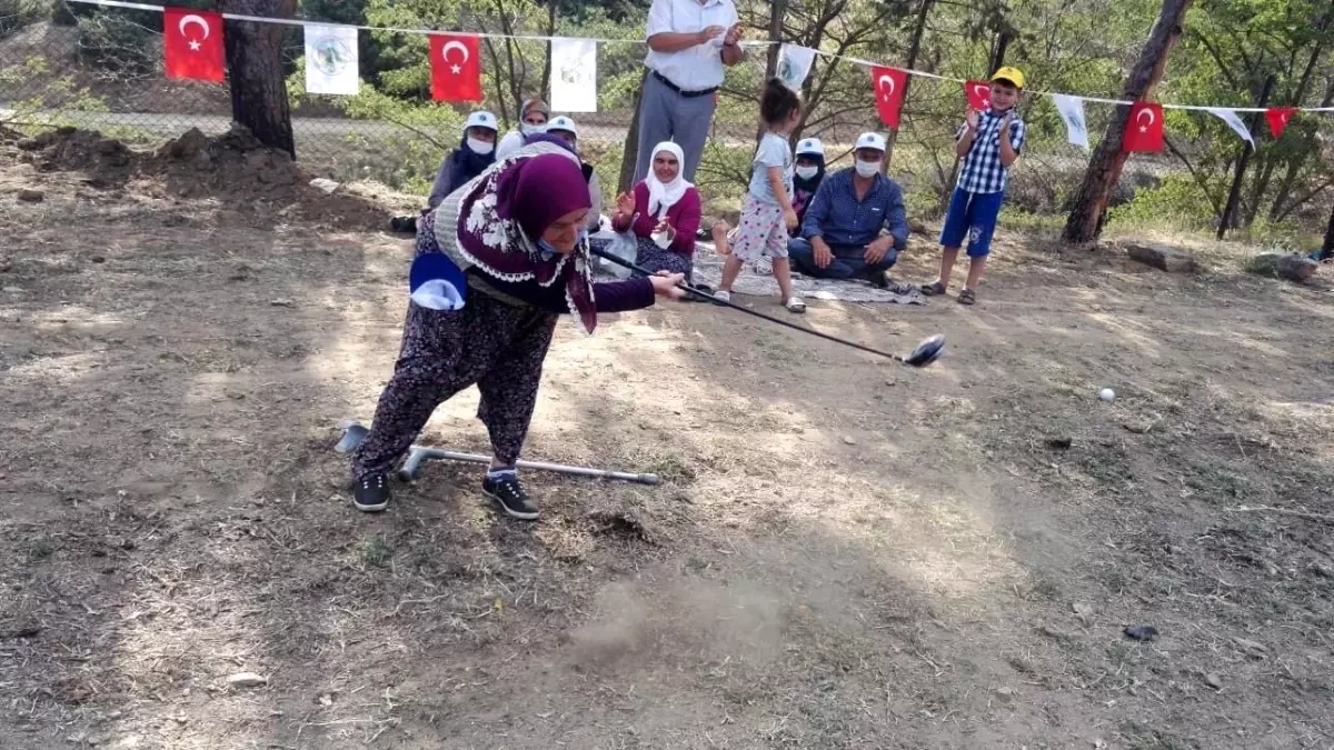 Zengin sporu golf, köylülerin eğlencesi oldu