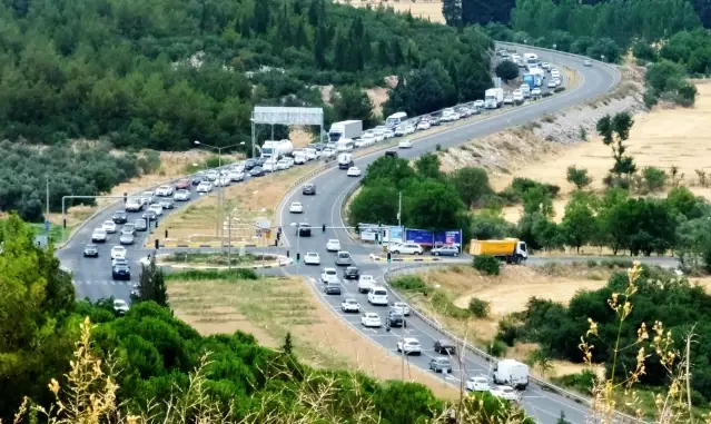 Araç kuyruğunun bir ucu Aydın'da, bir ucu Muğla'da